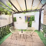 Ibiscus Apt With Pool, Walk To Beach, Harbour,Kato Paphos