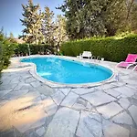 Ibiscus Apt With Pool, Walk To Beach, Harbour,Kato Paphos