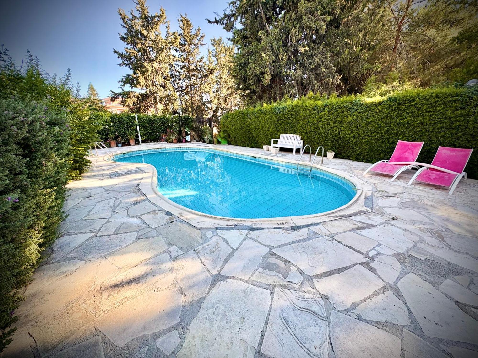 Ibiscus With Pool, Walk To Beach, Harbour,kato Pafos